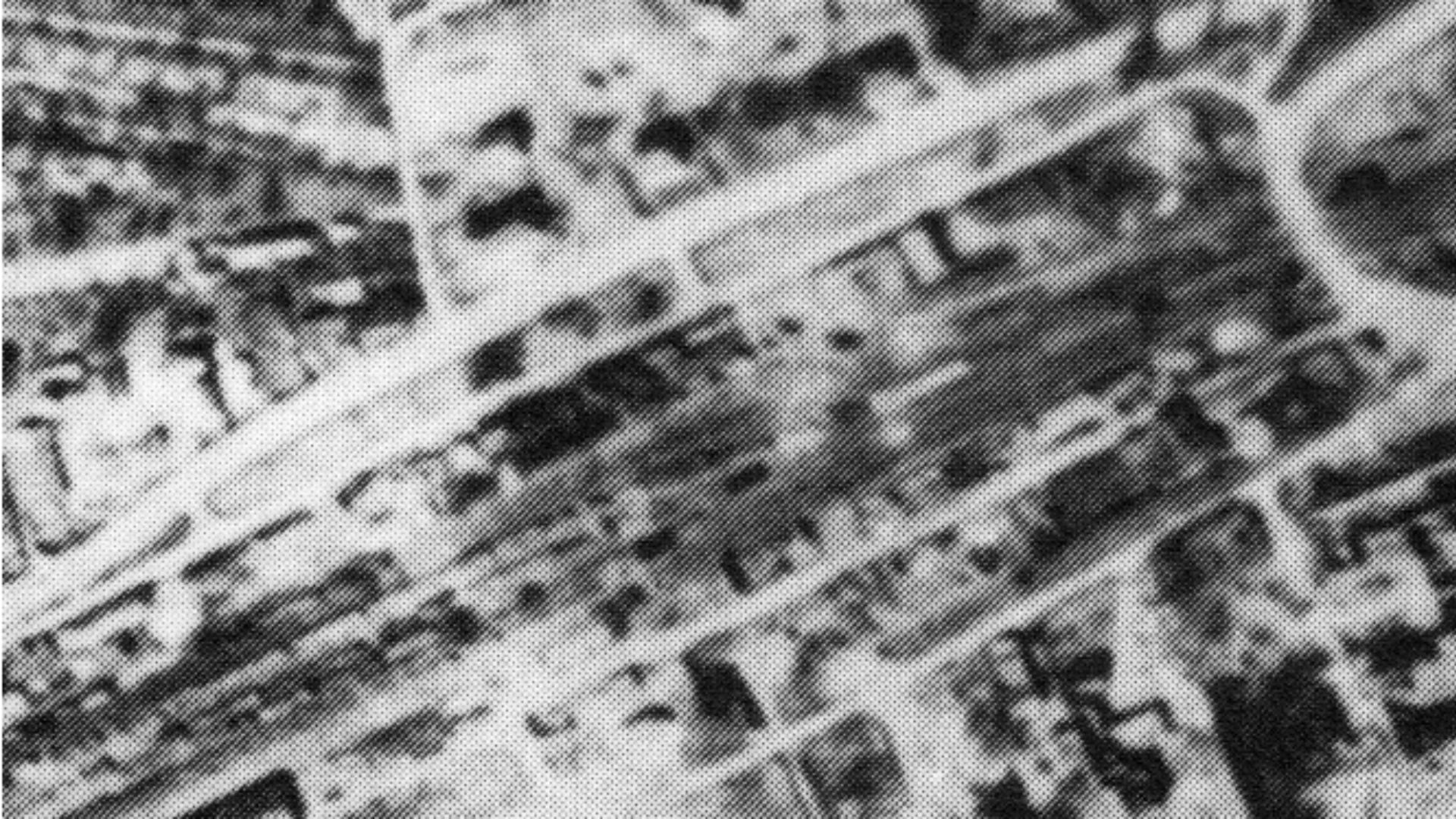 Luftbild Maihälden 1945 Angriff Bahngleise - Luftangriff auf Pforzheim während des Zweiten Weltkriegs